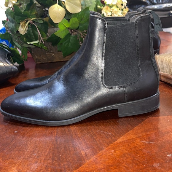 BRUNO MAGLI NEW ankle boot for guys, it’s new but damaged. It is a size 11, - Picture 5 of 9